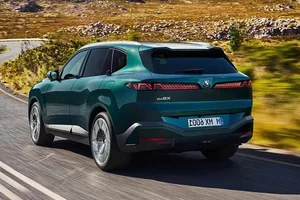 Next-Gen BMW X6 Leaks: What to Expect from the 2027 Debut - image 1