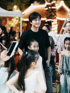 Vietnamese Celebrity Update: NSND Viet Anh on Late Fatherhood and Cong Ly's Health - image 32