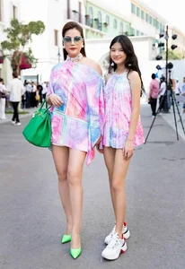 Like Mother, Like Daughter: Truong Ngoc Anh's 17-Year-Old Shows Off Her Impressive Height - image 4
