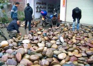 The Village of 'Heaven-Sent Wealth': Where Pebbles Turn into Billions - image 6