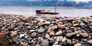 The Village of 'Heaven-Sent Wealth': Where Pebbles Turn into Billions - image 0