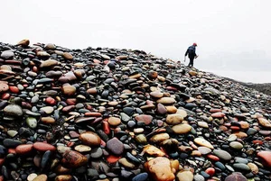 The Village of 'Heaven-Sent Wealth': Where Pebbles Turn into Billions - image 3