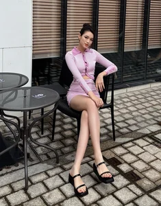 10 Chic Mini Skirt Outfit Ideas Inspired by Vietnamese Celebrities - image 8