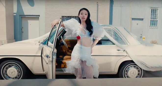 Jennie of BLACKPINK Brings Back Summer Vibes with Sensational Solo Single 'Mantra'