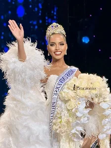 Miss Universe Philippines 2024: The Viral Crowning Moment and Chelsea Manalo’s Path to the Throne - image 2