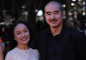 Director Bui Thac Chuyen’s Wife Inspires in Rare Swimsuit Photos at U60 - image 1