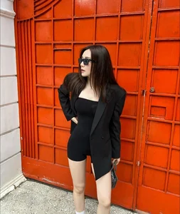 Celebrity Highlights: Thanh Hang's Glamour and Tran Luc's Birthday Joy - image 1