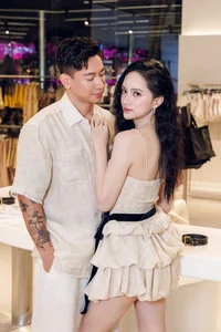 Huong Giang Sparks Romance Rumors with Intimate Photos Featuring Mystery Man - image 0