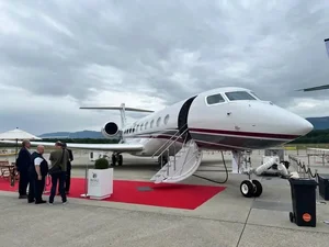 Inside Jeff Bezos’s Ultra-Luxury Private Jet: The Peak of Aviation - image 0