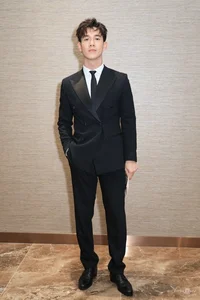 Celebrity Wedding Highlights: Tran Thanh and Stars Attend Actor Anh Duc’s Big Day - image 7