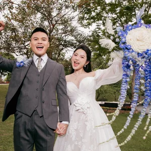 Chu Thanh Huyen and Huong Giang Idol: Candid Street Style Moments - image 4