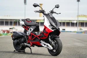 Italjet Dragster 300: The Italian 'Super Scooter' Makes Its Debut in Vietnam - image 4