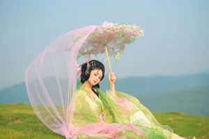 YiTuYu Art Language Vol.9810: A Deep Dive into Model 6161's Portfolio - image 8