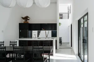 Khanh House: A Modern Hoi An Townhouse Blending Nature and Heritage - image 9