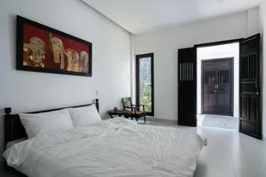 Khanh House: A Modern Hoi An Townhouse Blending Nature and Heritage - image 29