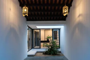 Khanh House: A Modern Hoi An Townhouse Blending Nature and Heritage - image 24