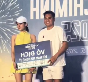 Vietnamese Singer Hien Ho Surprises Fans with Big Win at Pickleball Tournament - image 1