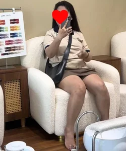 Nail Salon Drama Explodes as Customer Claims TikTok Fame to Threaten Owner - image 2