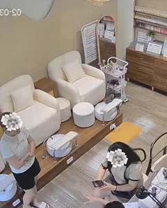 Nail Salon Drama Explodes as Customer Claims TikTok Fame to Threaten Owner - image 0