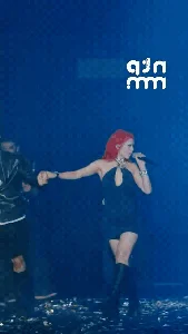MCK’s Viral Moment: Thousands Wait for Hours to Witness the Rapper’s Romantic On-Stage Appearance - image 1