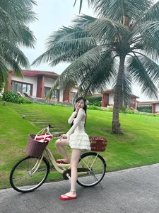 Social Media Sensation: Nguyen Nu Hanh Loan Showcases Stunning Summer Style and Fitness - image 3