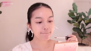 Tieu Vy Embraces the 'Drunk' Makeup Trend: A Bold Beauty Statement - image 5