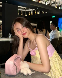 Tieu Vy Embraces the 'Drunk' Makeup Trend: A Bold Beauty Statement - image 0