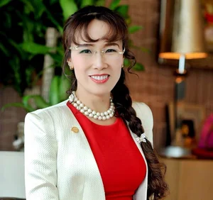 Ageless Elegance: Inside the Stunning Lives of 4 Wealthy Vietnamese Women over 50 - image 3