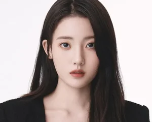 Outstanding South Korean Actors Born in the Year of the Dragon - image 30