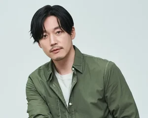 Outstanding South Korean Actors Born in the Year of the Dragon - image 14