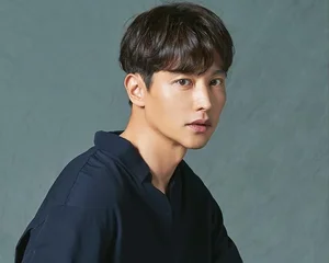 Outstanding South Korean Actors Born in the Year of the Dragon - image 29