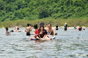 Escaping the City: Crowds Flock to Pristine Streams for September 2nd Holiday - image 2