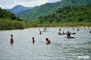 Escaping the City: Crowds Flock to Pristine Streams for September 2nd Holiday - image 4