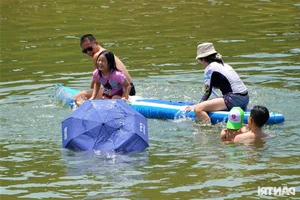Escaping the City: Crowds Flock to Pristine Streams for September 2nd Holiday - image 8