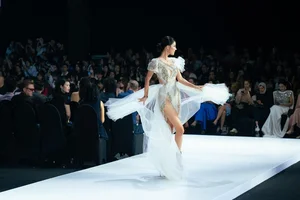 Supermodel Ky Han Makes Stunning Catwalk Comeback Alongside Husband Mac Hong Quan - image 2
