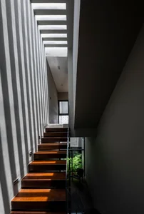 Modern Townhouse Design: A Green Oasis in the Heart of the Concrete Jungle - image 12