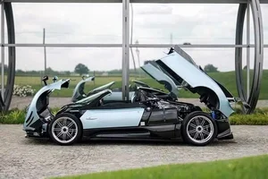 The Third Evolution of the Legendary Pagani Roadster S Zonda Cervino Hypercar - image 10