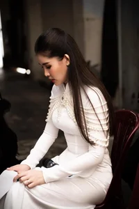 Le Au Ngan Anh’s Clever and Elegant Maternity Red Carpet Fashion - image 0