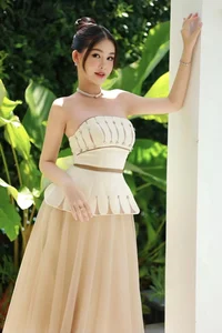 Le Au Ngan Anh’s Clever and Elegant Maternity Red Carpet Fashion - image 4
