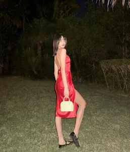 Vacation Style: A Look at Lisa’s Chic Holiday Wardrobe - image 6