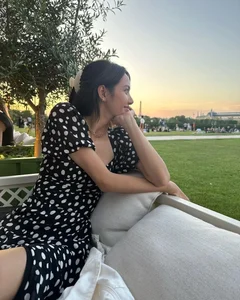 Vacation Style: A Look at Lisa’s Chic Holiday Wardrobe - image 4