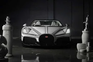 Exclusive Bugatti Mistral Custom Masterpiece with Porcelain Fuel Cap - image 7