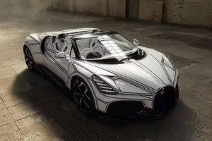 Exclusive Bugatti Mistral Custom Masterpiece with Porcelain Fuel Cap - image 4