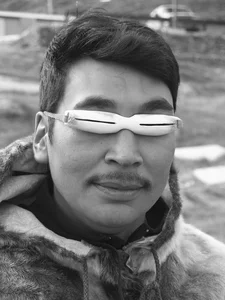 Secrets of 1000-Year-Old Inuit Snow Goggles Revealed by Researchers - image 7