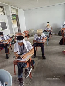 Creative Anti-Cheating Hats Designed by Students in the Philippines - image 3