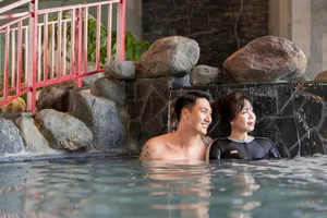 Phuong Linh Explores China While Bao Thanh Reminisces About School Days - image 0