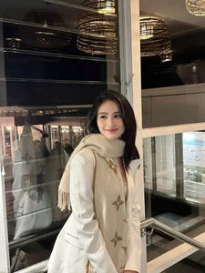 Phuong Linh Explores China While Bao Thanh Reminisces About School Days - image 1