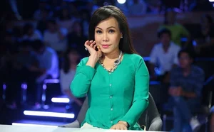 Inside the Impressive Wealth and Success of Artist Viet Huong - image 8