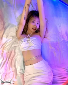 Exploring the Radiant Beauty of Gen Z TikTok Star Lê Thị Khánh Huyền - image 8