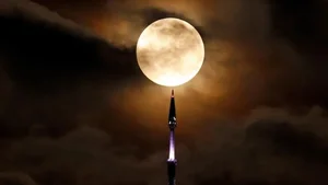 Mid-Autumn Supermoon Guide: Best Viewing Times and Tips in Vietnam - image 0